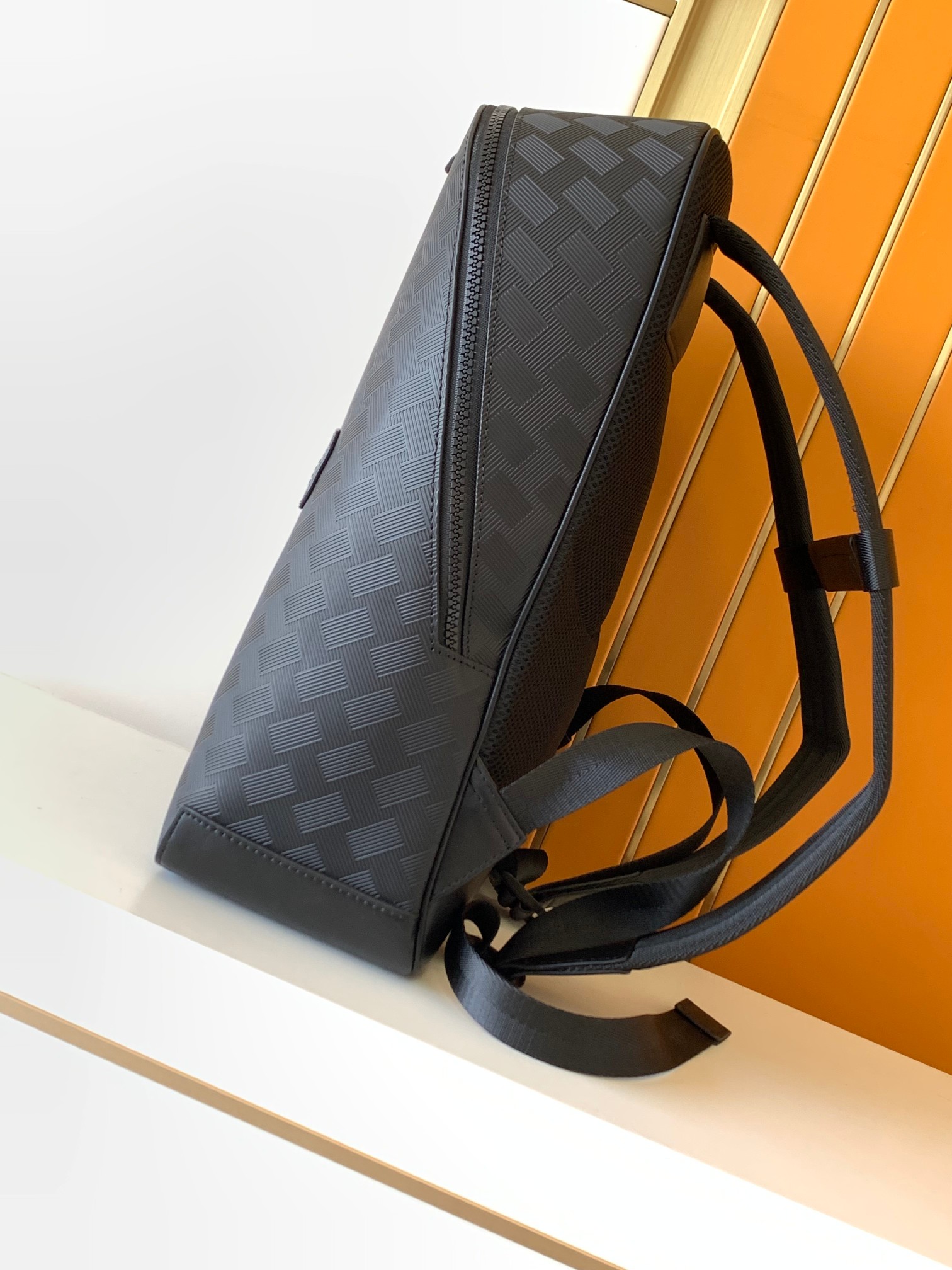 Minimalist Black Embossed Back - Leather Work Rucksack ulasan dan harga